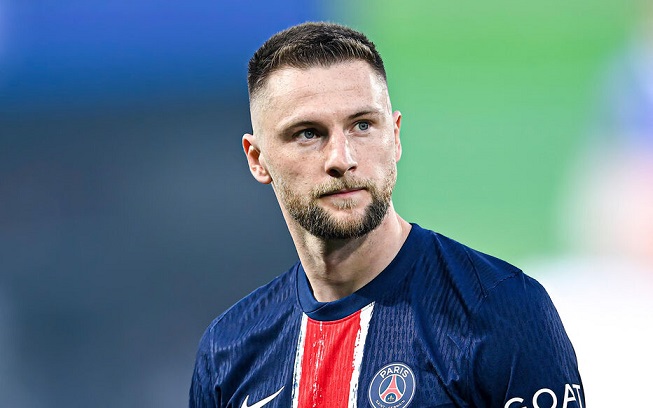 Milan Skriniar lamenta ter escolhido jogar no Paris Saint-Germain